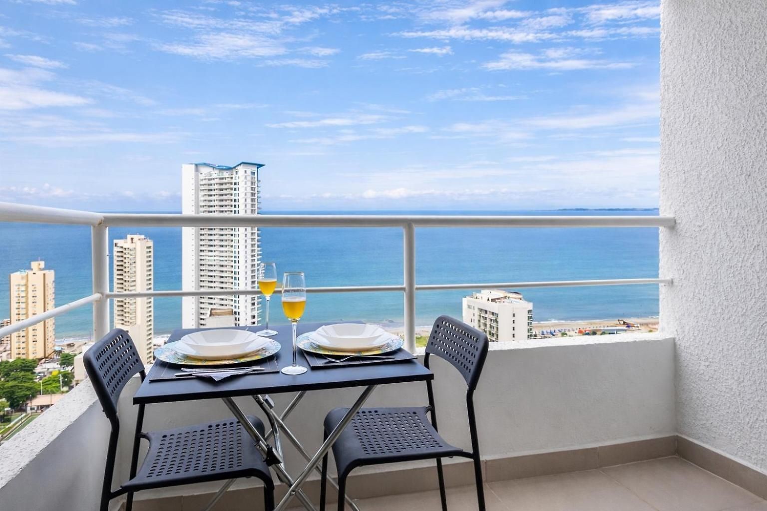 Apartamento Despierta Frente Al Mar Piso 30 3 Hab Piscina Y Playa