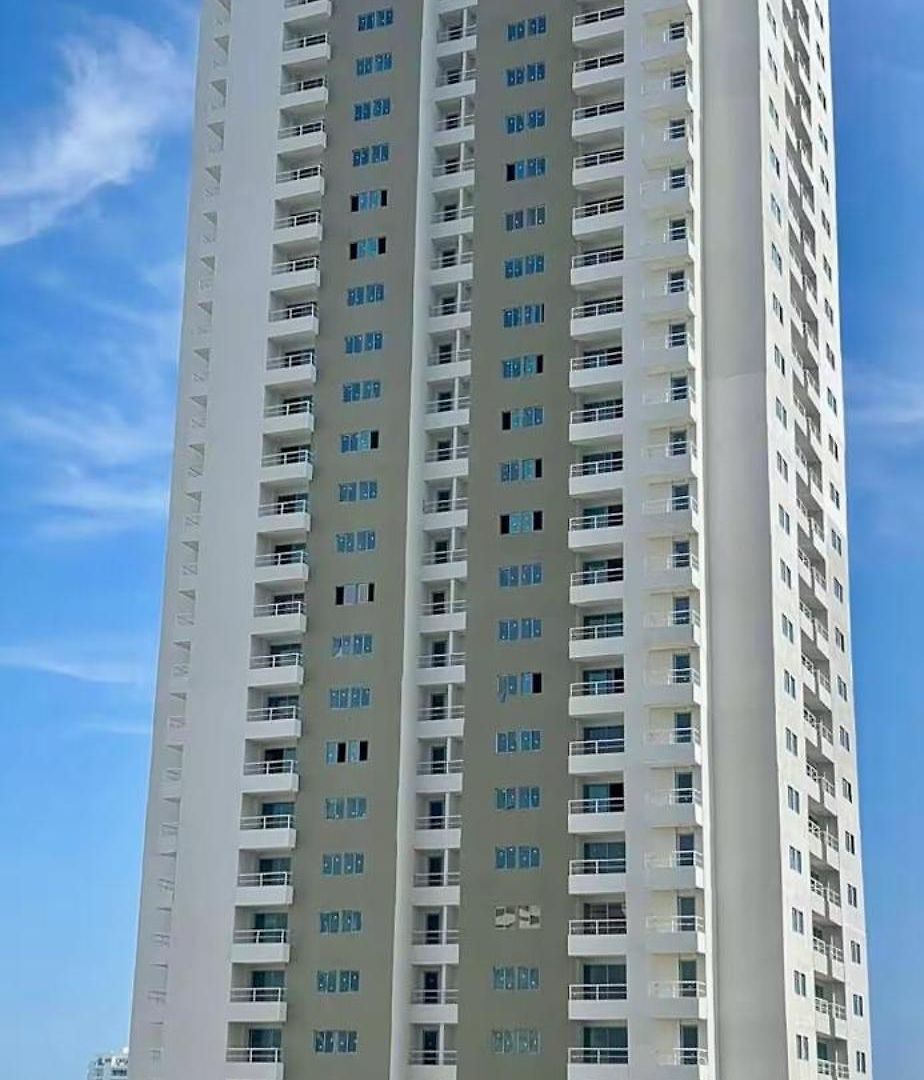 Apartamento Despierta Frente Al Mar Piso 30 3 Hab Piscina Y Playa