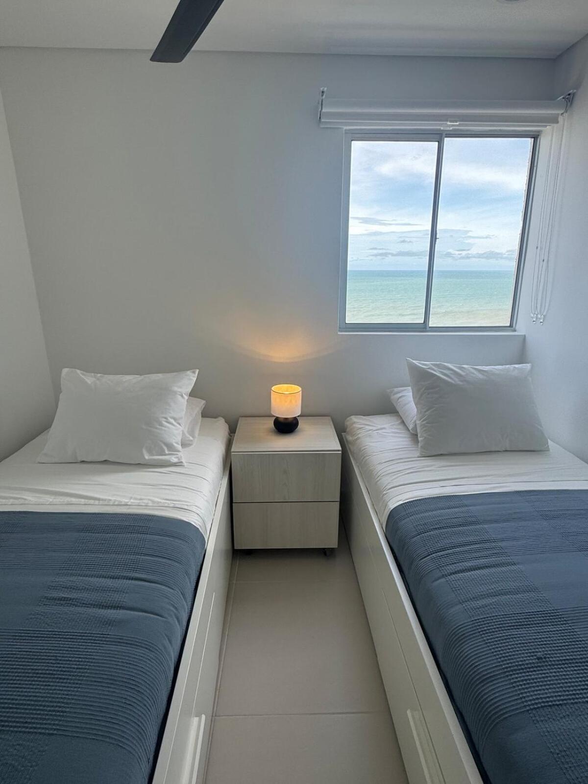 Apartamento Despierta Frente Al Mar Piso 30 3 Hab Piscina Y Playa *