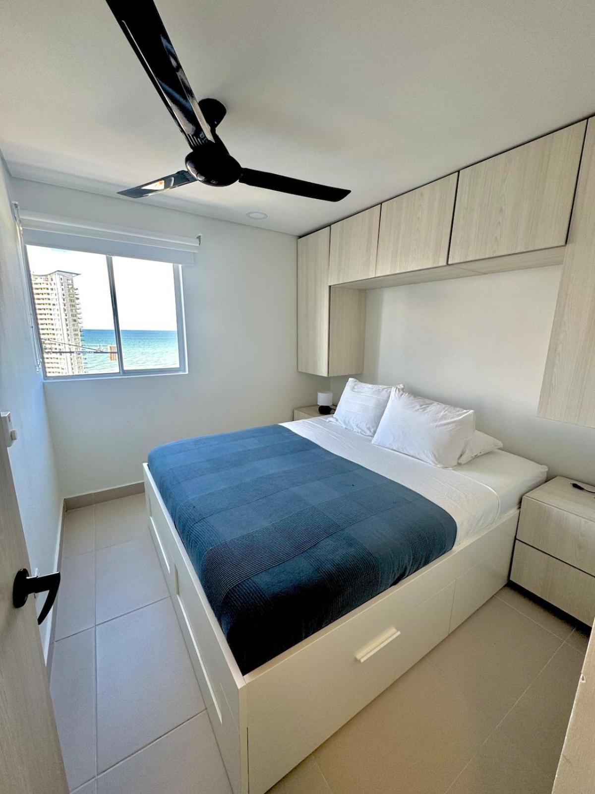 Apartamento Despierta Frente Al Mar Piso 30 3 Hab Piscina Y Playa
