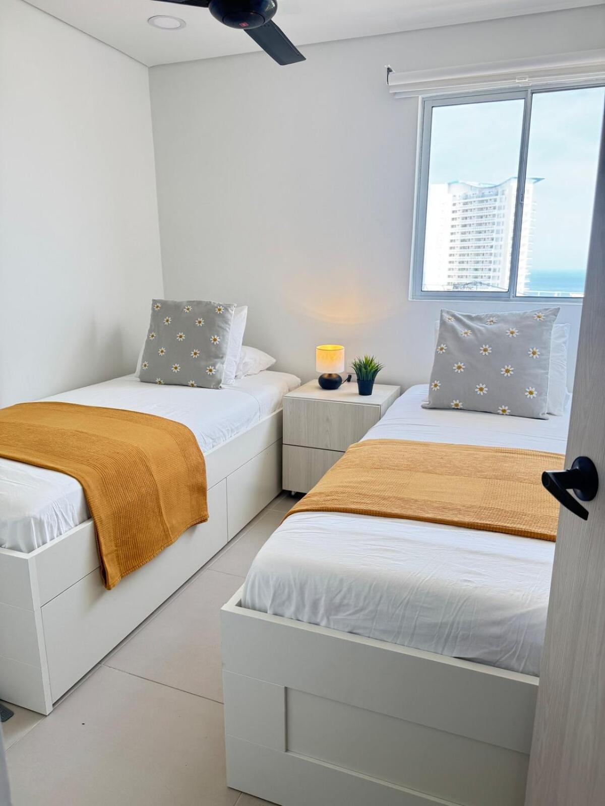 Despierta Frente Al Mar Piso 30 3 Hab Piscina Y Playa Cartagena